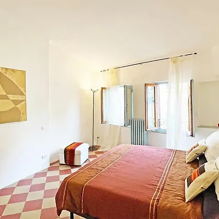 Apartment The Roof House Centro Siena